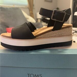 Toms Diana black leather sandal size 6
